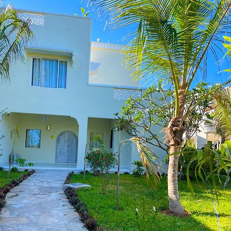 White Villa - Paparemo Beach Watamu Dış mekan fotoğraf